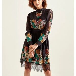 Cover/Story Summer Deep House Mini Dress with Lace Trim